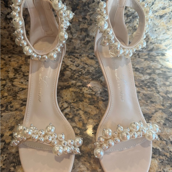 Elegant Pearl-Embellished Cream Heels - Picture 4 of 11